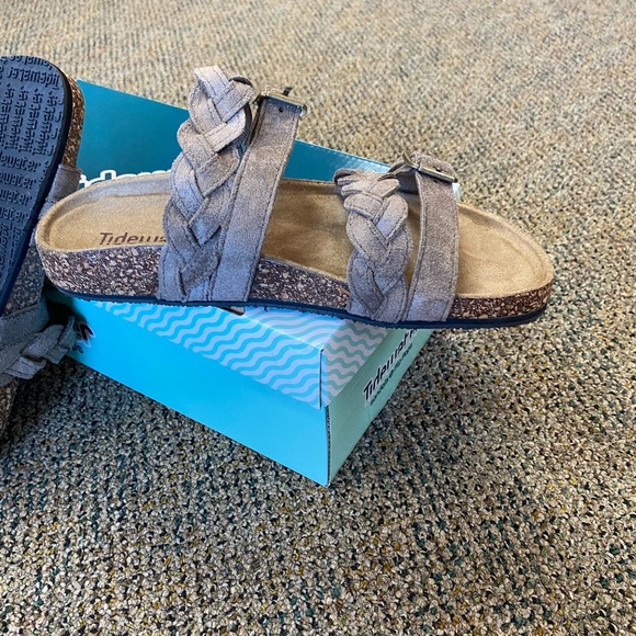 New Tidewater Sandels - Picture 4 of 5